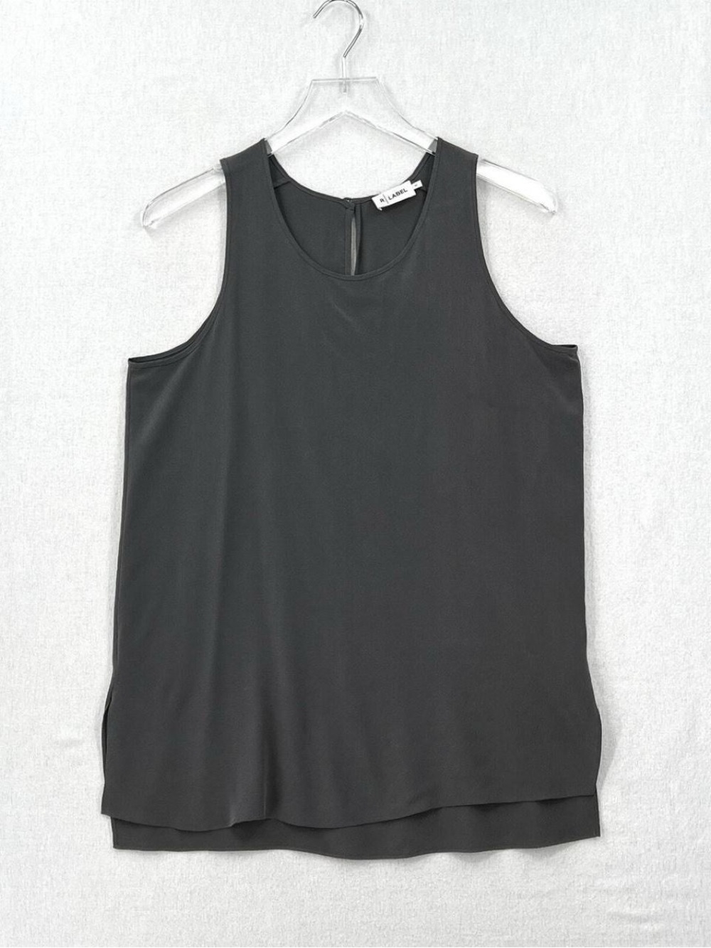 R/LABEL 100% Silk Tunic Tank Gray Sleeveless Scoop neck Layering Corp